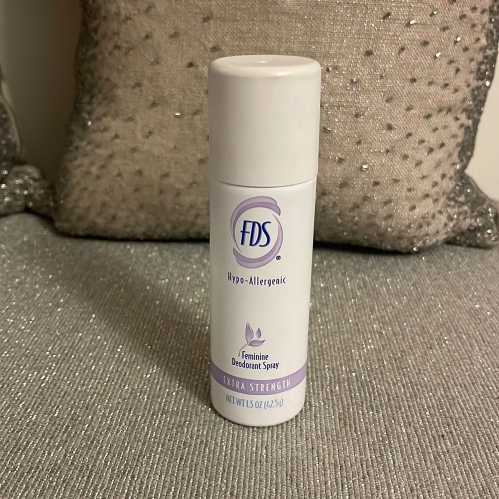 Feminine deodorant spray